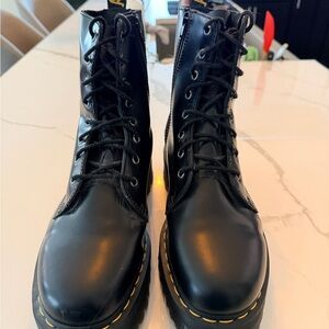 Men’s leather platform Dr Marten Boots